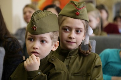 Dve zvezdi 1