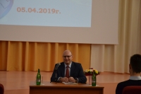 Руководитель департамента образования провёл встречу со старшеклассниками