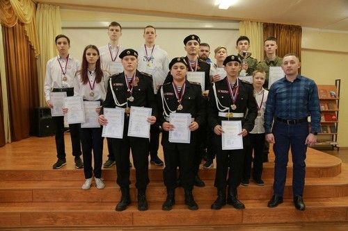 Лучшие в командном троеборье