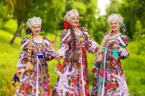 Праздник народных костюмов